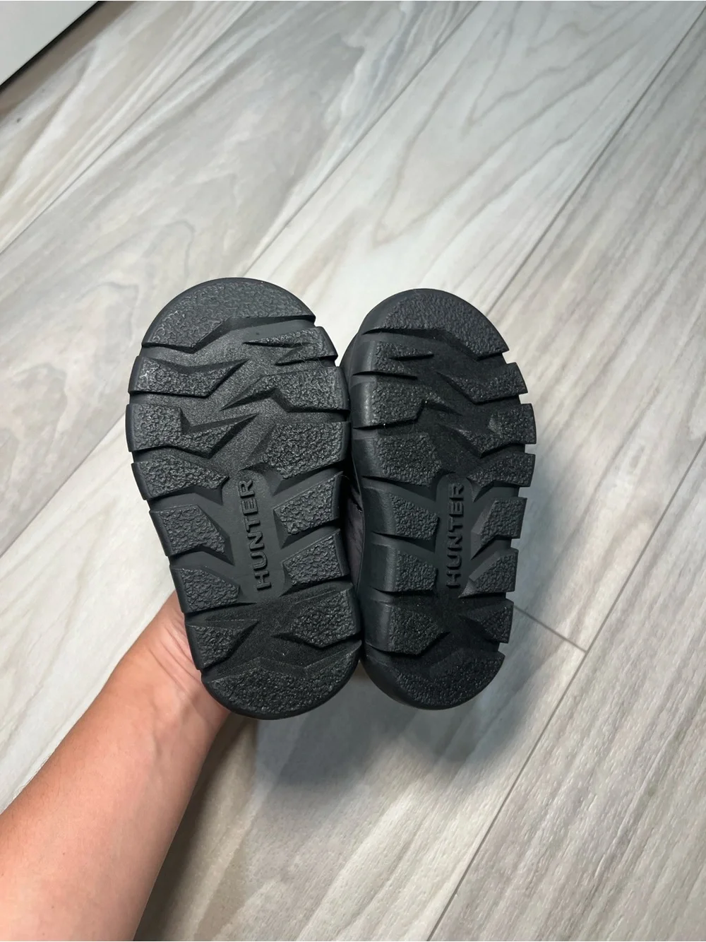 NWOT Hunter Kids Black Slip-On Puff Shoes with Red-Trim Logo